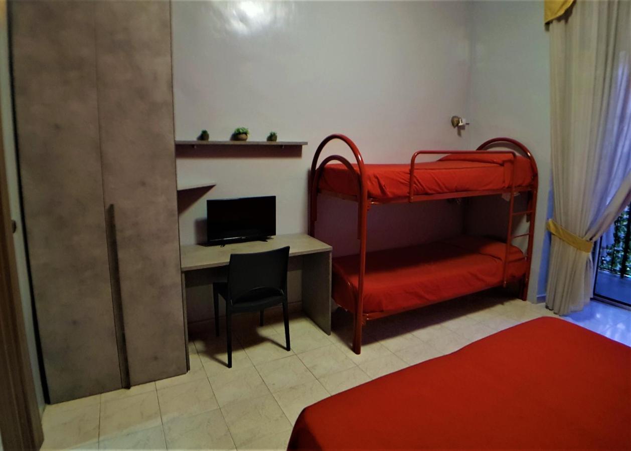 Hotel Ginevra Napoli Bagian luar foto