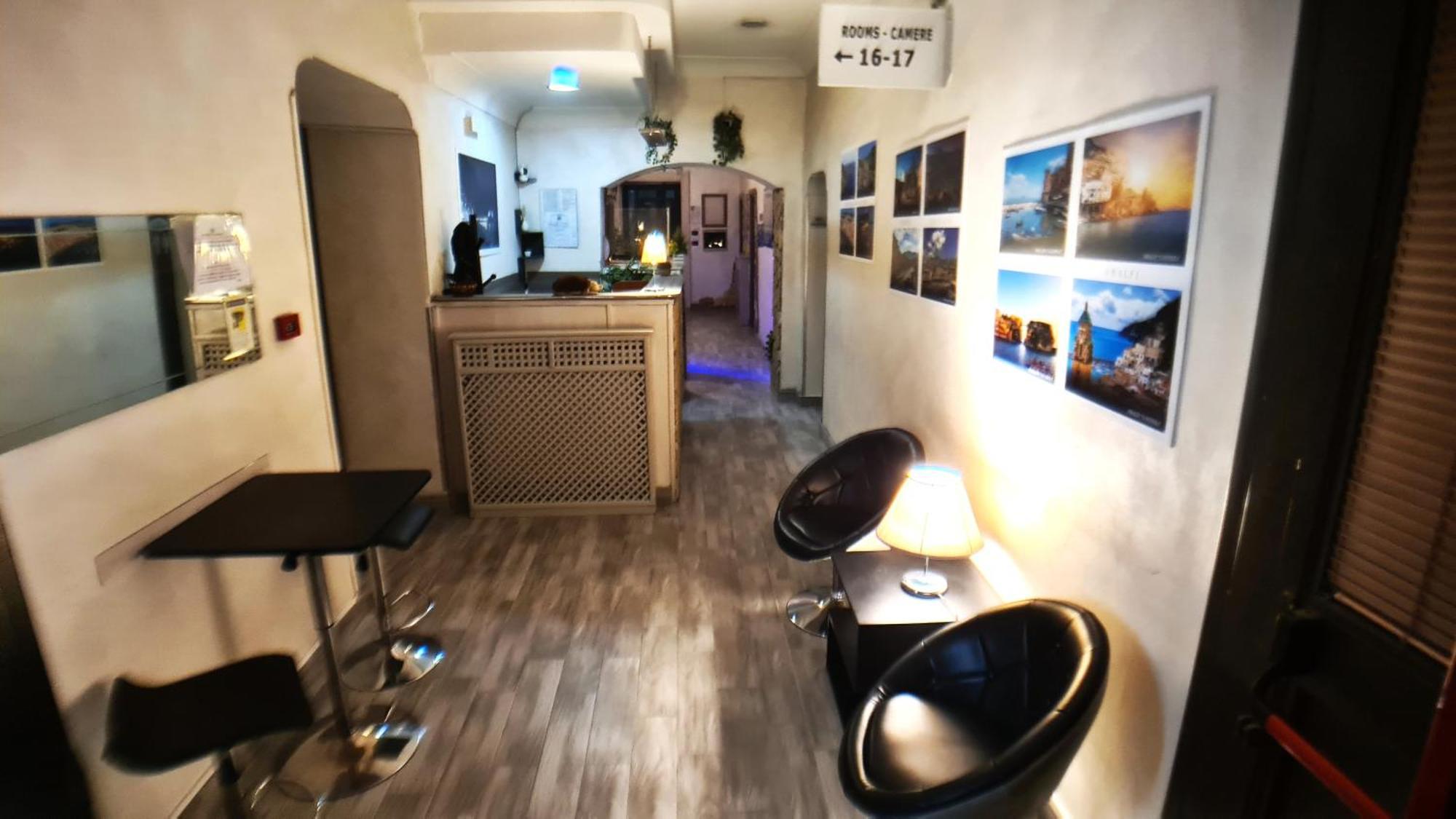 Hotel Ginevra Napoli Bagian luar foto