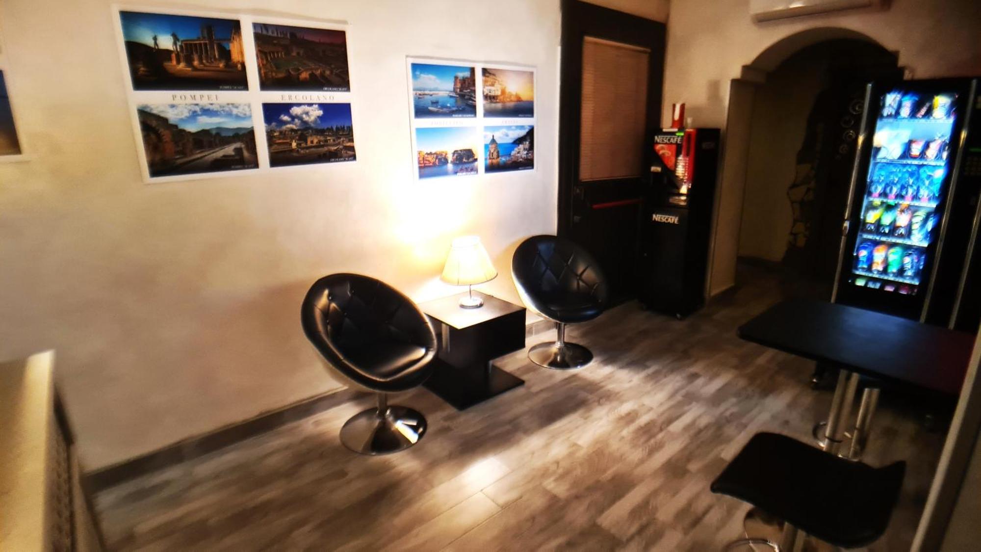 Hotel Ginevra Napoli Bagian luar foto