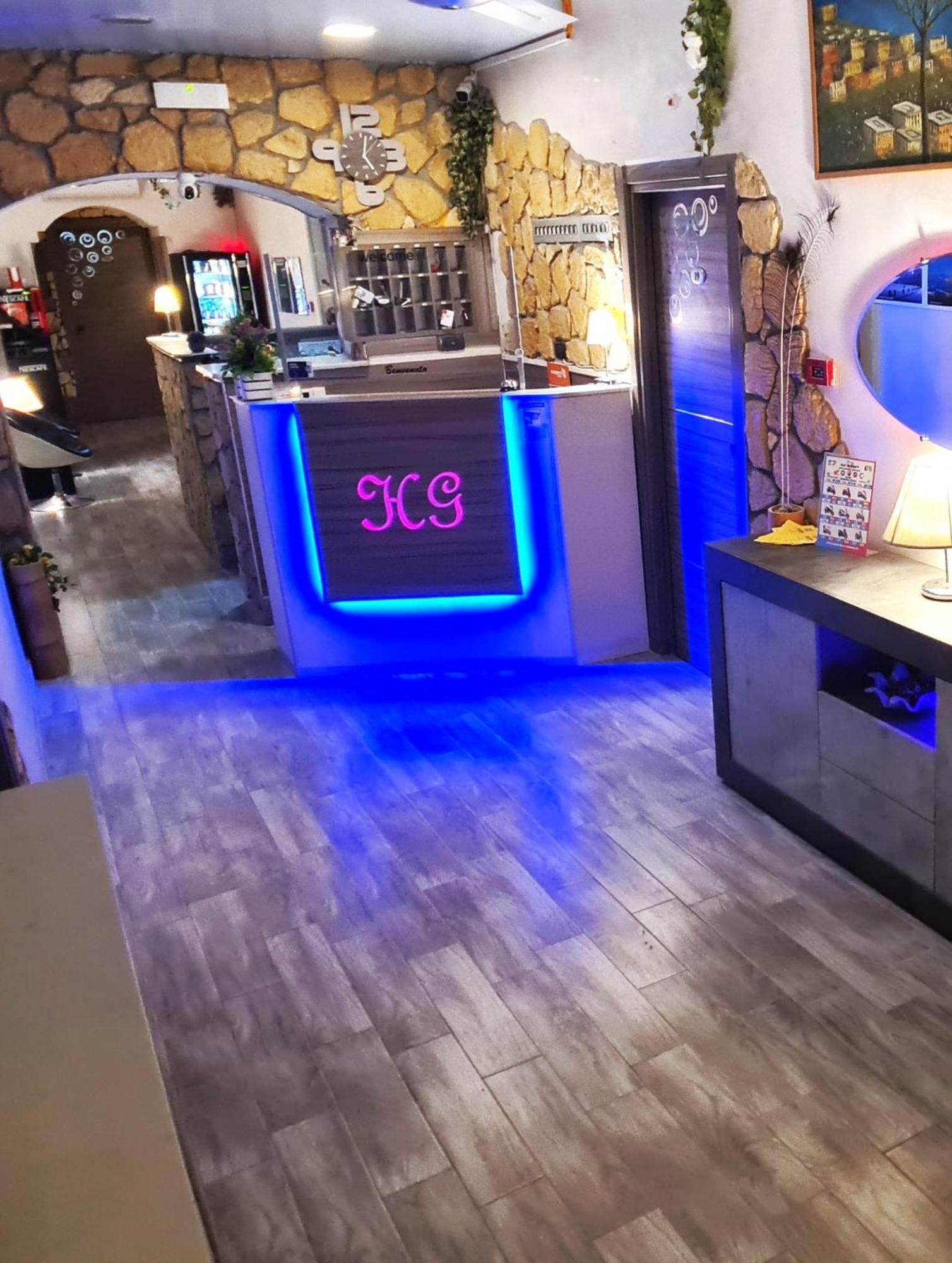 Hotel Ginevra Napoli Bagian luar foto
