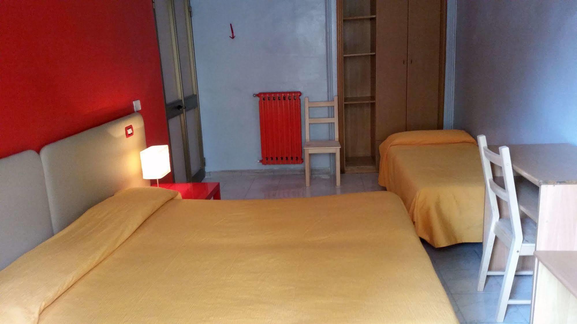 Hotel Ginevra Napoli Bagian luar foto