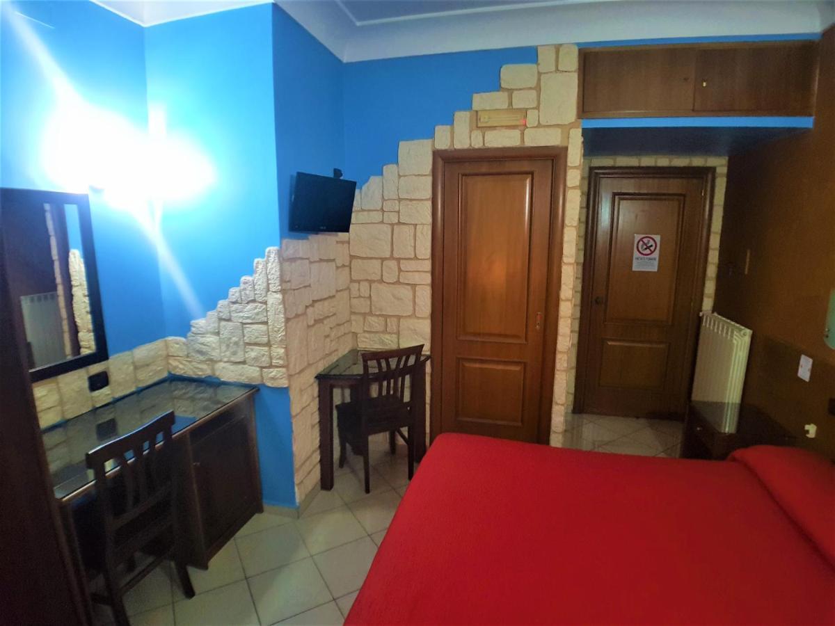 Hotel Ginevra Napoli Bagian luar foto
