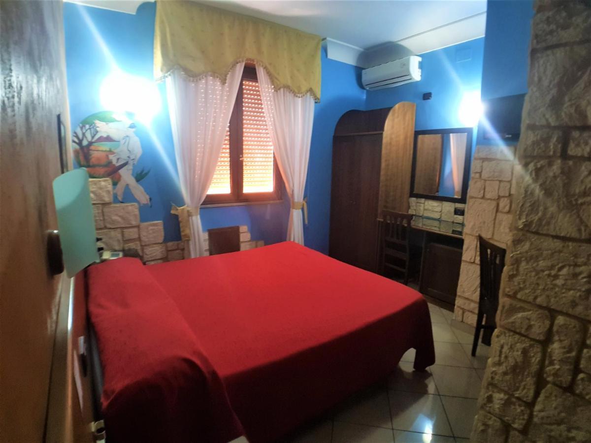 Hotel Ginevra Napoli Bagian luar foto
