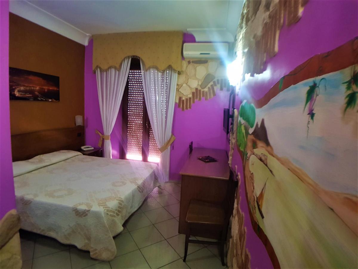 Hotel Ginevra Napoli Bagian luar foto